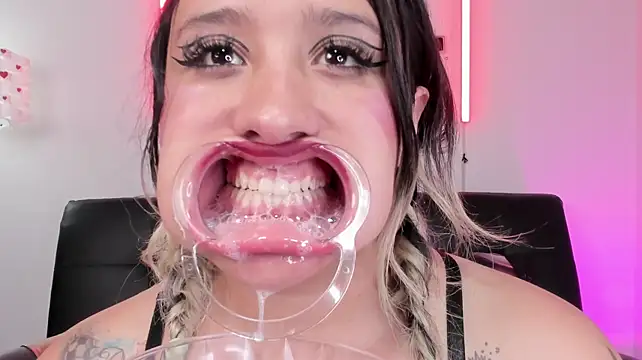 miss_danika webcam
