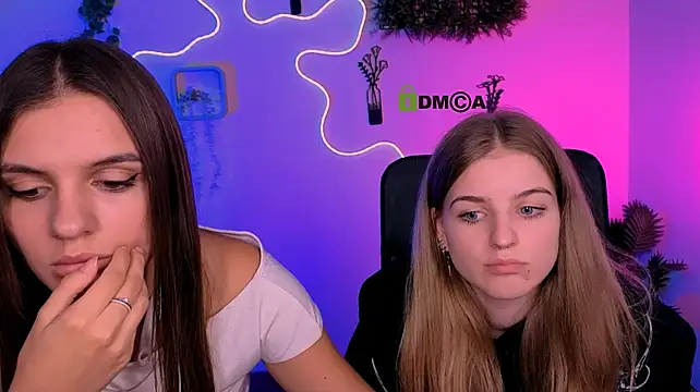 lisa_dark_ webcam