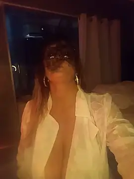 marcelabusty (F milf) - Puxar o bicod o peito