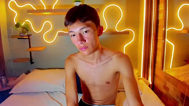 alan_madisson (M twink) - Naked Body + rain of spanks x20