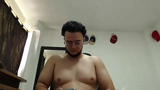 cloudsxxx live cam on StripChat