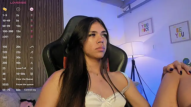 EmmaBlake1 webcam