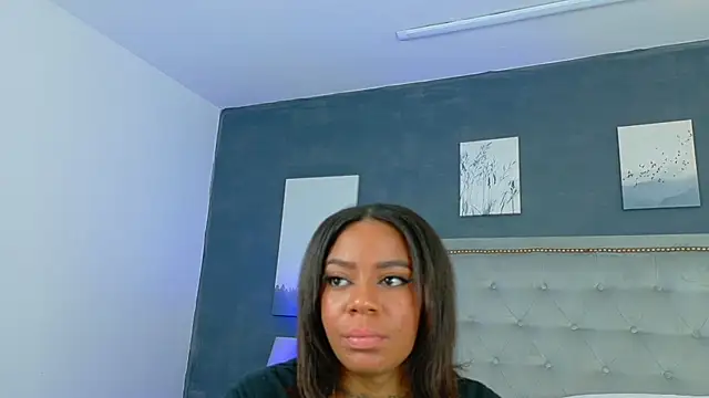 LoanaVega live cam preview