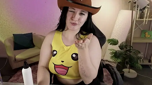 Lucy_Haall webcam