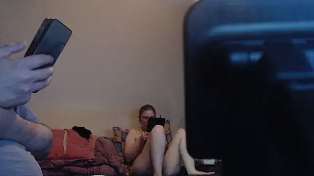MoonedByEva2025 webcam