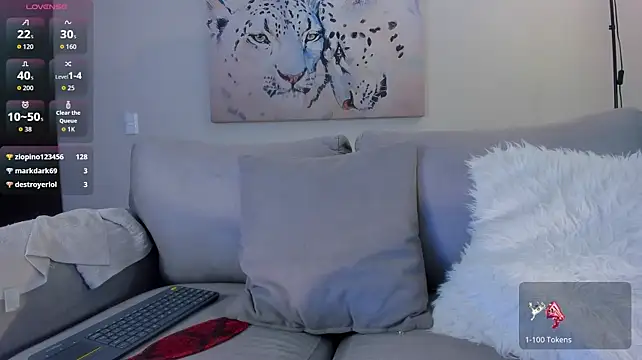 BrennaWalker live cam on StripChat