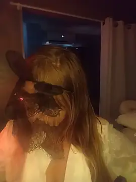 marcelabusty (F milf) - Puxar o bicod o peito