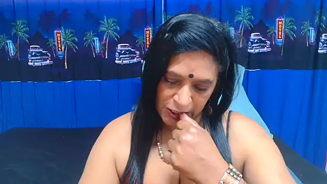 INDIANFUSION live cam on StripChat