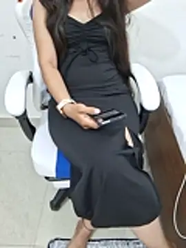 sushmita0 live cam on StripChat