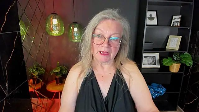NataliMellow live cam on StripChat