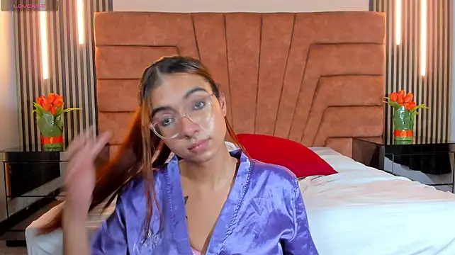 Sara_saaennz webcam