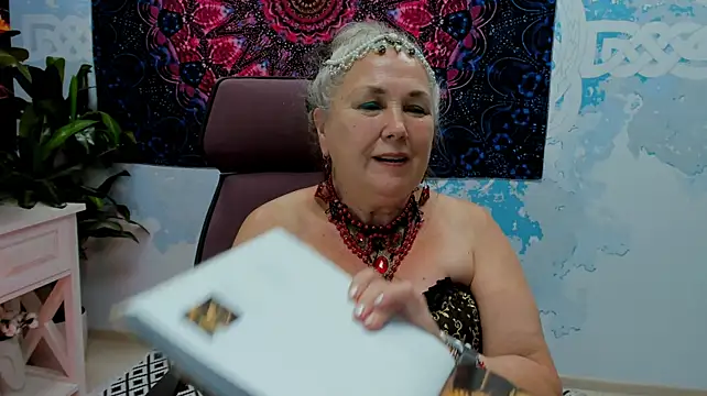 LilaMaharani webcam