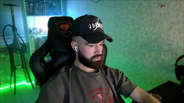 _Serious_Man webcam