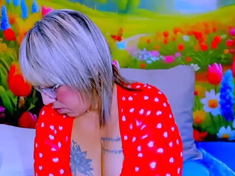 indianroxy webcam