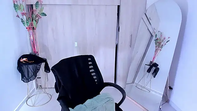 Adele_Sweett live cam preview