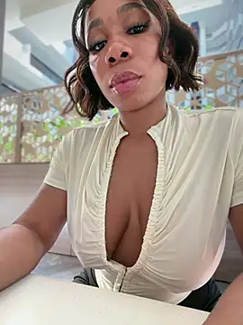 Webcam en directo de la tetona Belle___