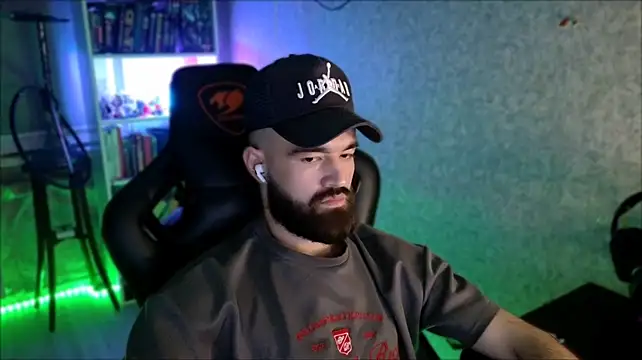 _Serious_Man webcam