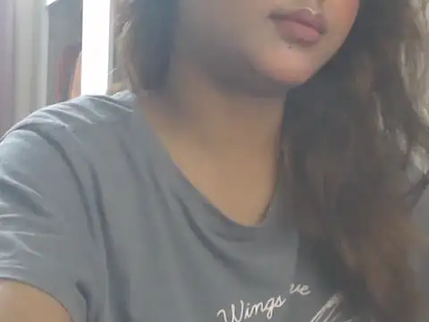 NancyRuvi live cam preview