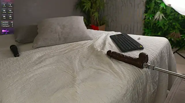 Bonny_Watson webcam