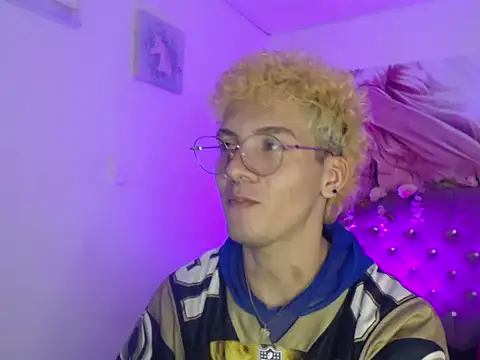 Audrey_Parkers live sex cam