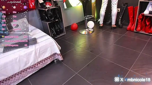MissNicoleSds webcam