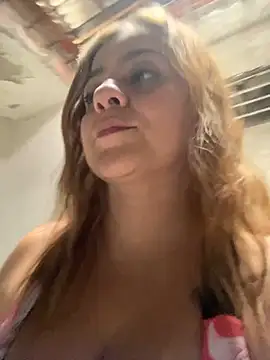 nicolsexysquirt69 webcam