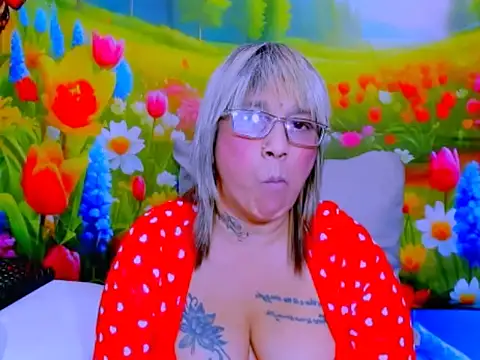indianroxy webcam