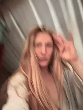GoldenFlameGoddess webcam