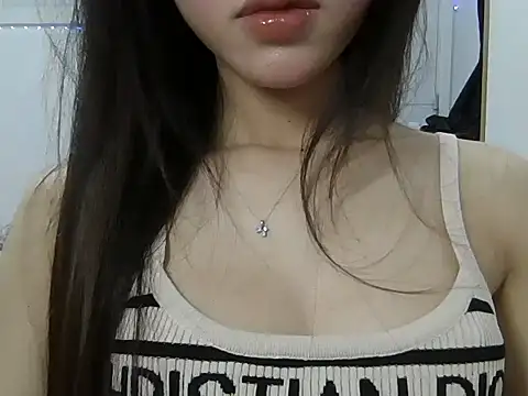 Lov3lily webcam