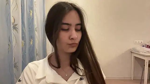 raguelharpst (F teen) - Show my shoulders