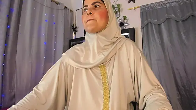 AishaAmin_ webcam