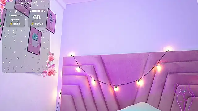 hornybarelylegalgirl live cam
