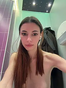 AmelieCrystal webcam