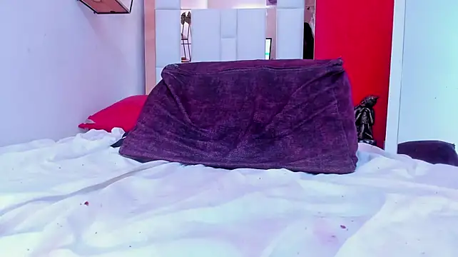 Roxan-hot69 live cam preview