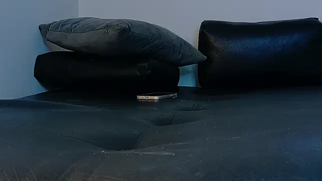 RiriiBrunette__ webcam