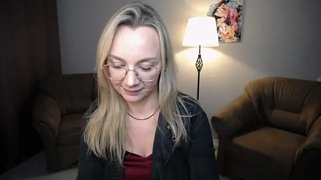 Ava_Elior webcam