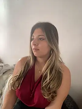 MiiaGreys webcam
