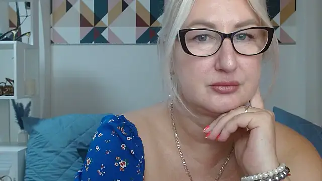 DianaFrances webcam