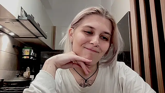 Ella_Bloom webcam