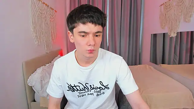 Ethan_Crowe webcam