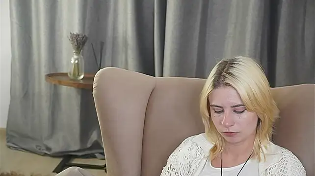 DioneTomilson webcam
