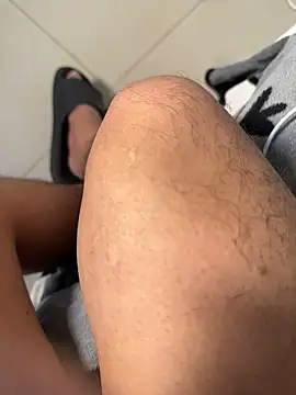 dafei108655 (Ask my age) - 女朋友同学正在来的路上。到了就开秀。门票90代币。真实学生妹破处。