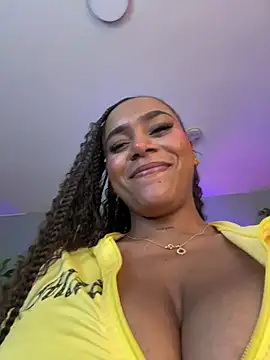 YariRose webcam