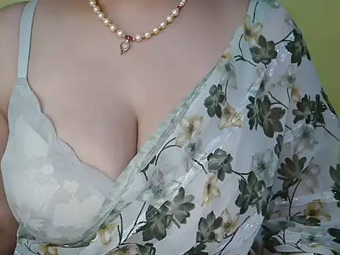 aniee2 (F young) - Play Pussy 1min
