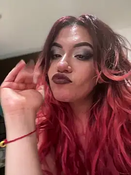 NikkiNix webcam