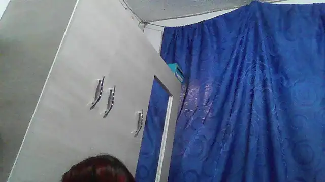Charis_21 webcam