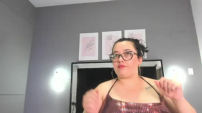 zoe_curvyy webcam