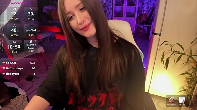 Sserendipityy live cam on StripChat