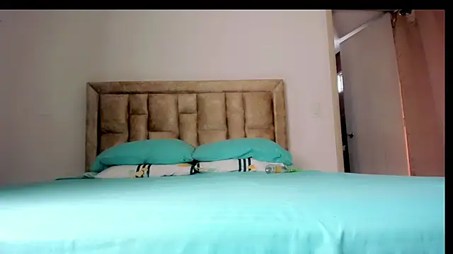 genesis_sandoval (F milf) - show ass fuck