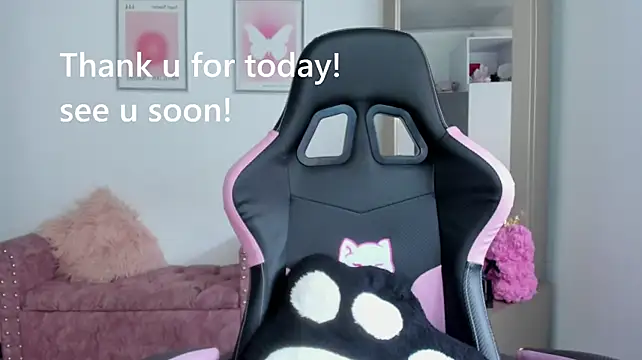 Melannyy_ live cam on StripChat